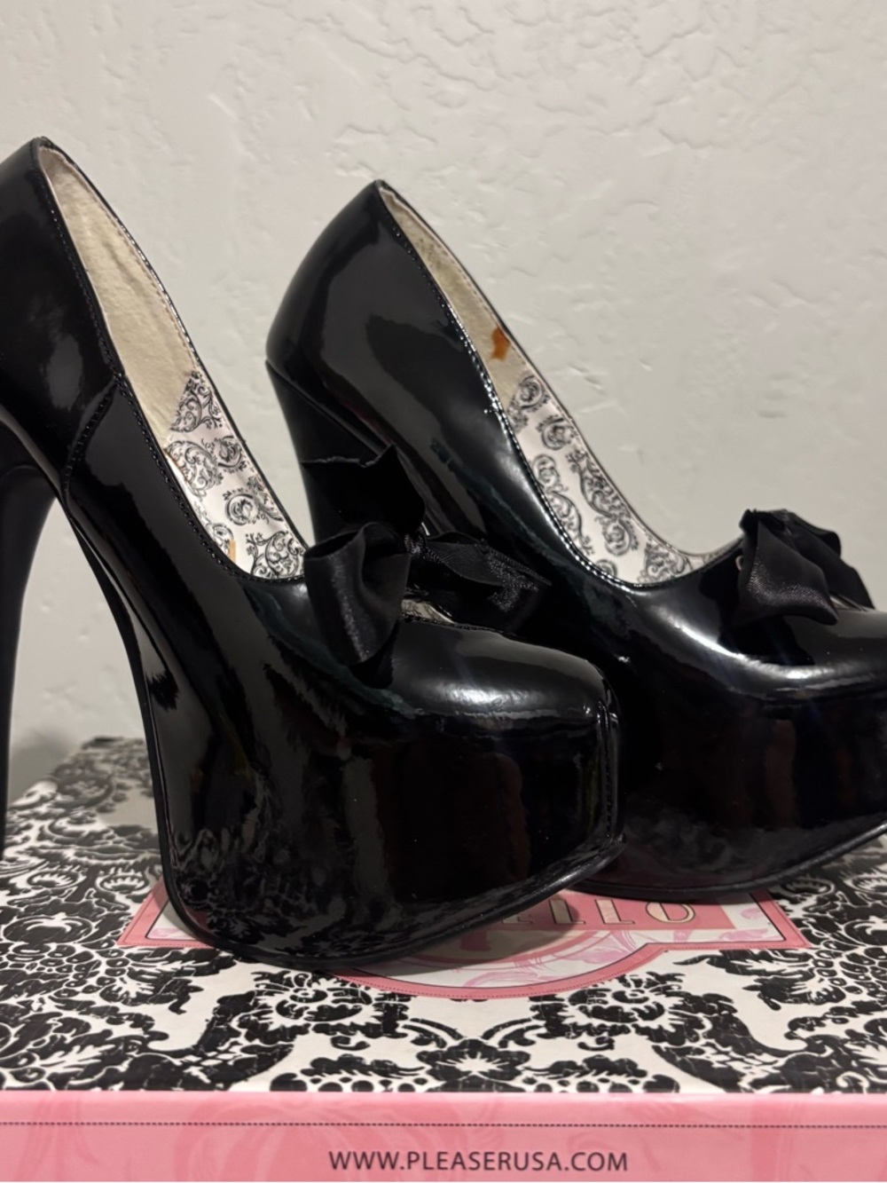 Bordello Black Patent Heart-Cut heels with Ribbon Tie - Picture 4 of 8
